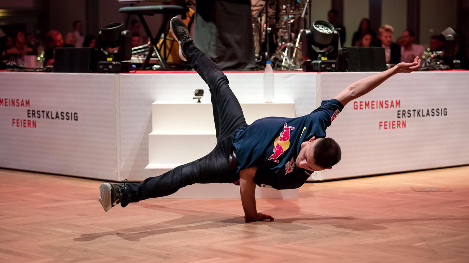 Breakdance Show ᐅ Live Showact Für Event ᐅ Jetzt Buchen.