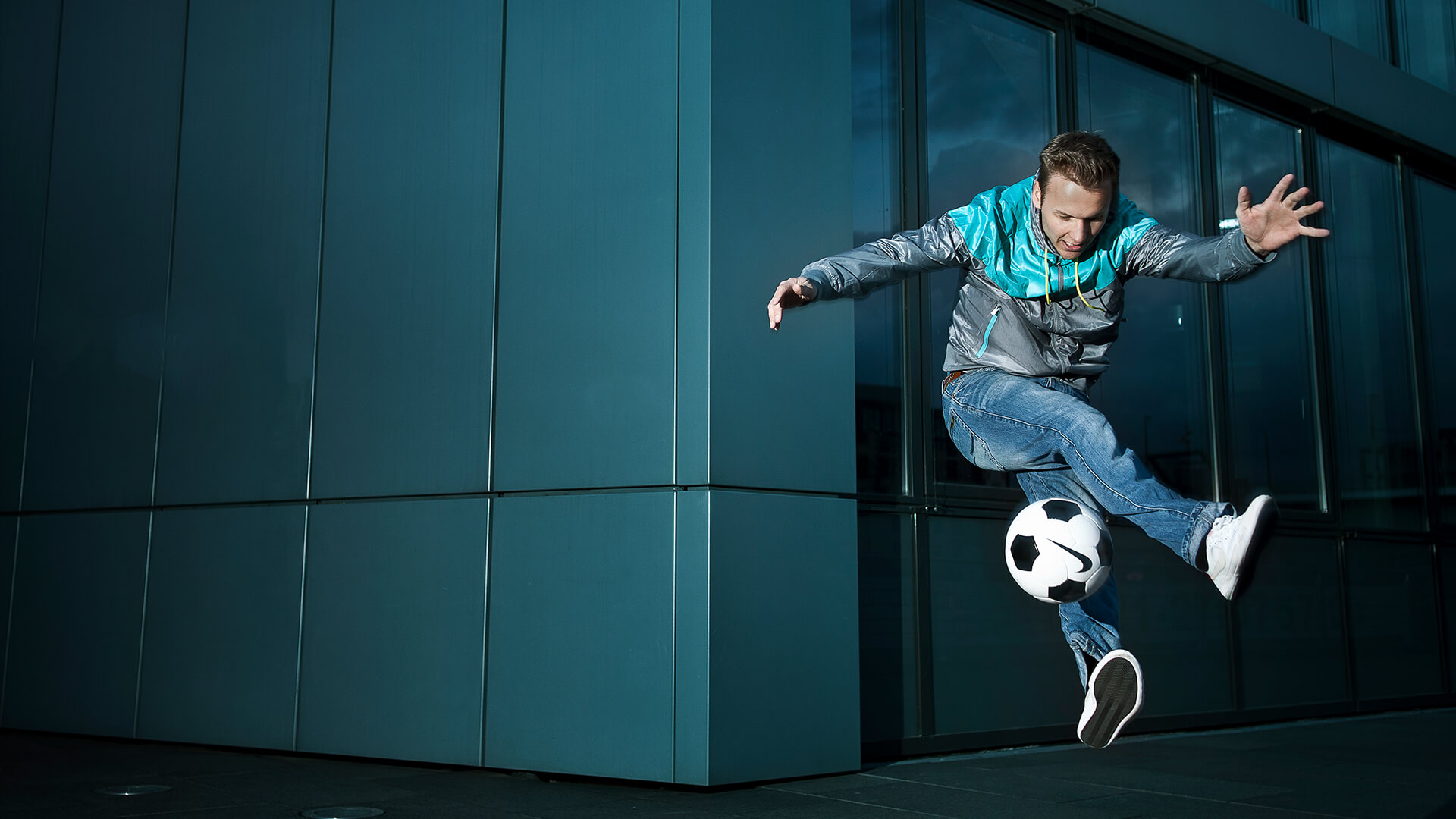 fk-adrian Fussball freestyler