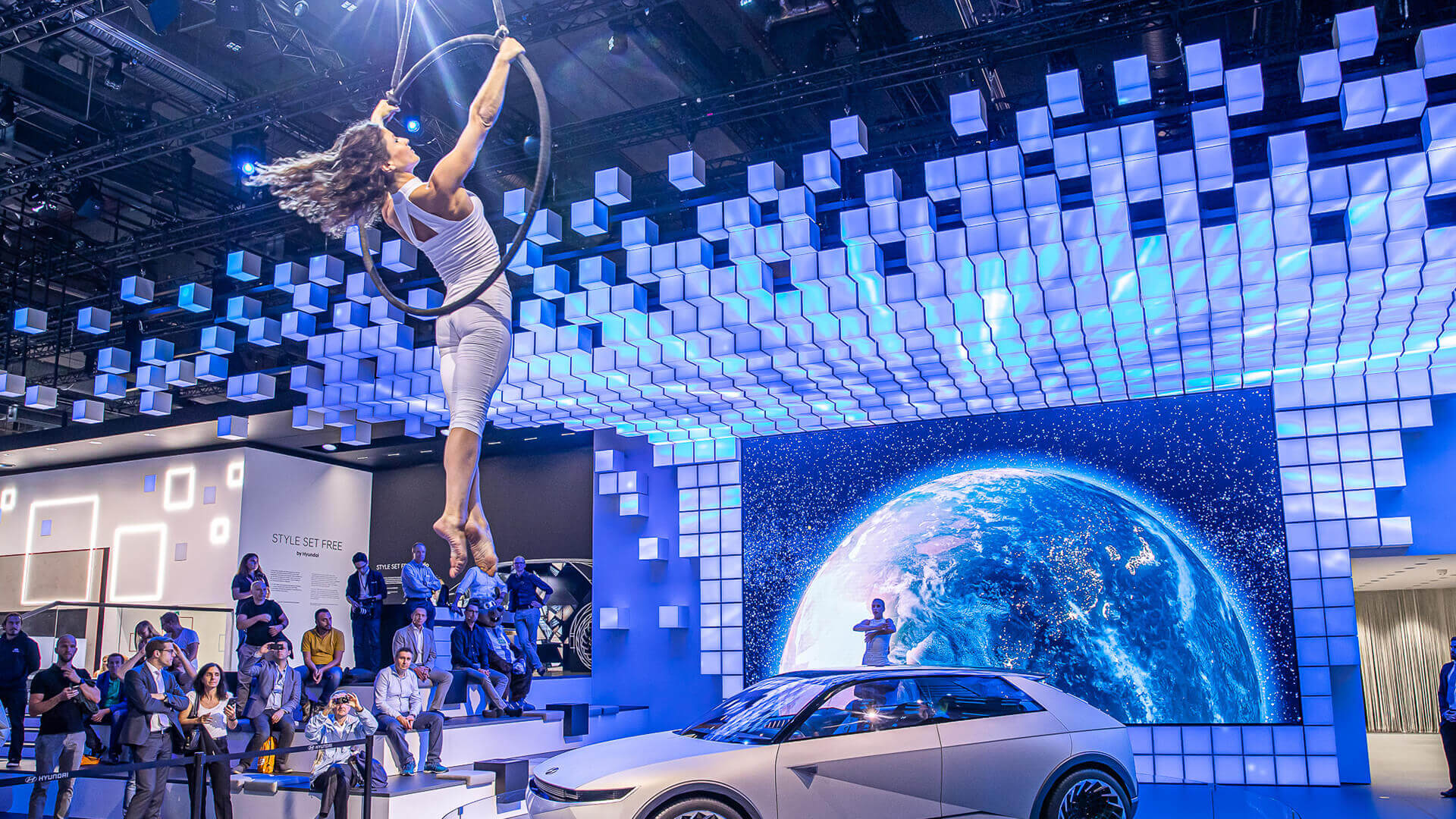 Showacts digital für Events mit Elektromobilität